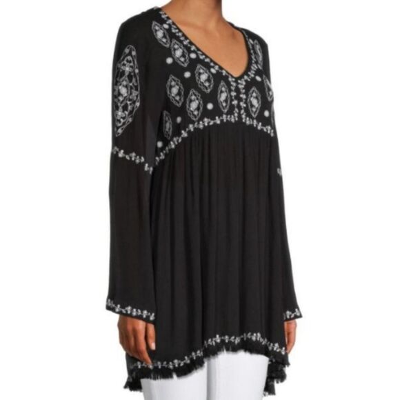 beachlunchlounge Tops - BeachLunchLounge Emani Black & White Embroidered Tunic Blouse Top Size X-Small